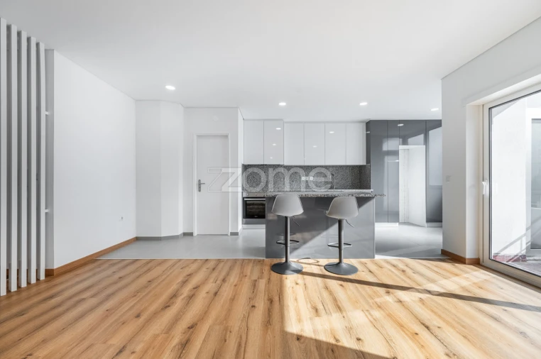 Apartamento T3 para Arrendamento em Darque Foto 21
