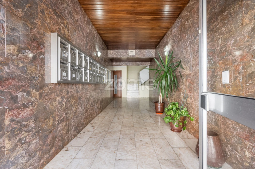 Apartamento T3 para Arrendamento em Darque Foto 5
