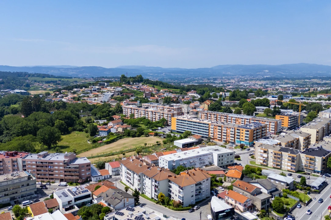 Apartamento T3 para Venda em Ferreiros e Gondizalves Foto 2
