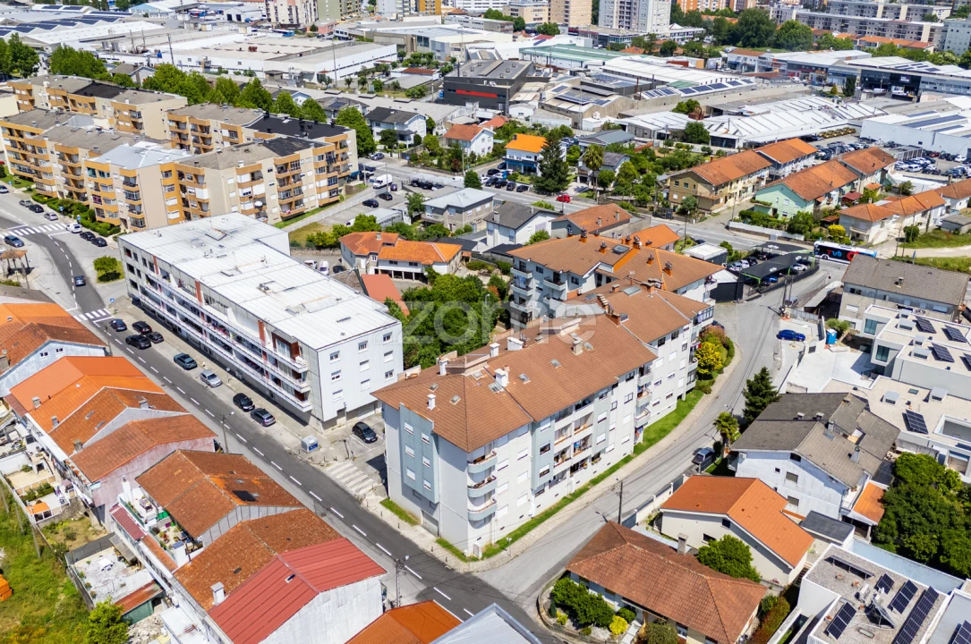 Apartamento T3 para Venda em Ferreiros e Gondizalves Foto 36