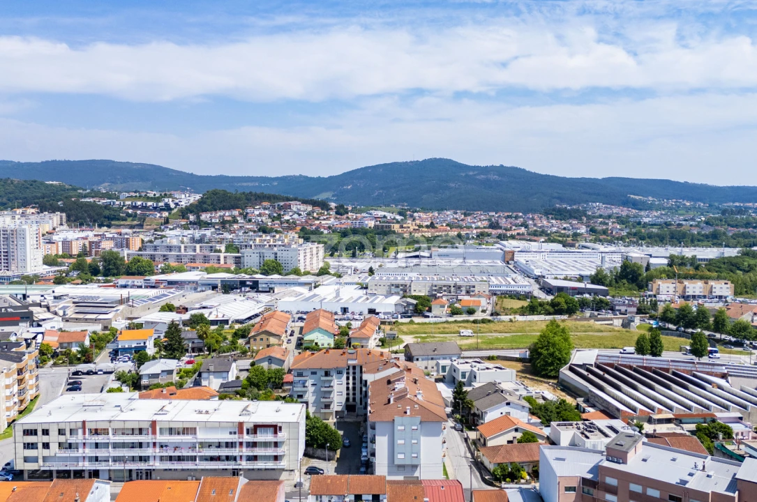 Apartamento T3 para Venda em Ferreiros e Gondizalves Foto 41
