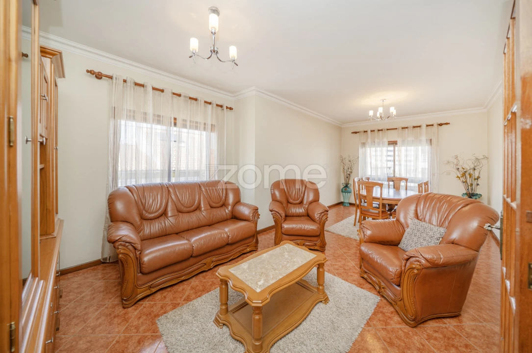 Apartamento T3 para Venda em Ferreiros e Gondizalves Foto 1