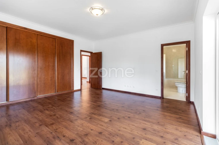 Moradia T3 para Venda em Alcobaça e Vestiaria Foto 33