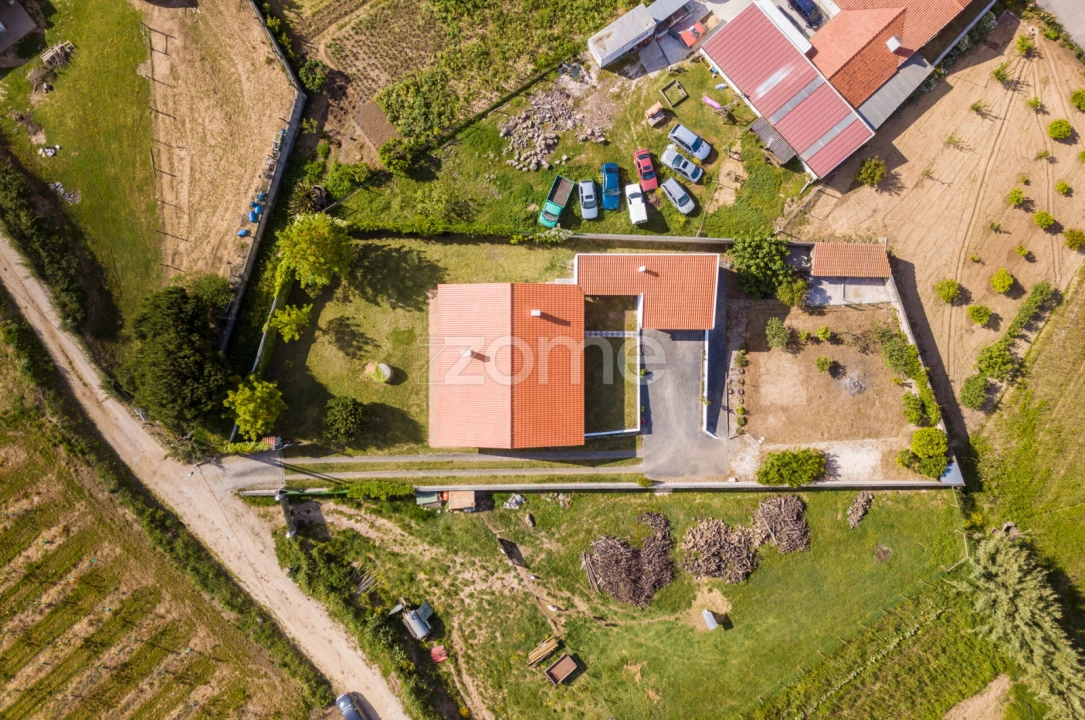 Moradia T3 para Venda em Alcobaça e Vestiaria Foto 47