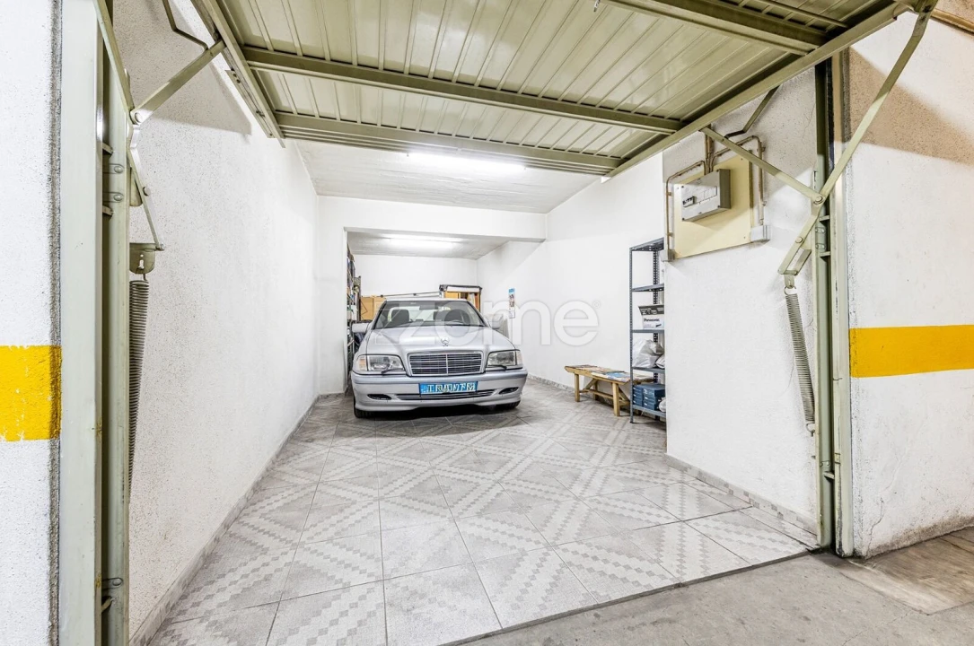 Apartamento T3 para Venda em Póvoa de Santa Iria e Forte da Casa Foto 18