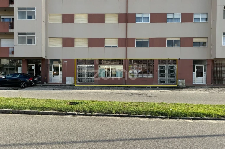 Apartamento T1 para Venda em São Paio de Oleiros Foto 2