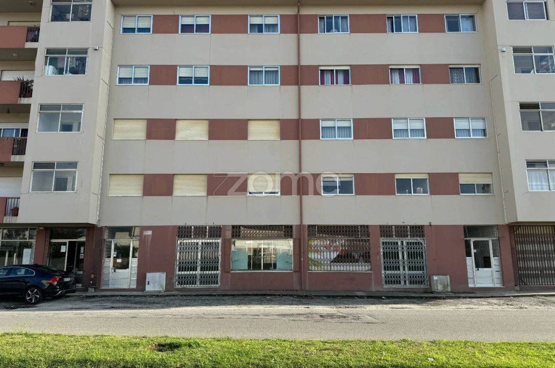 Apartamento T1 para Venda em São Paio de Oleiros Foto 4