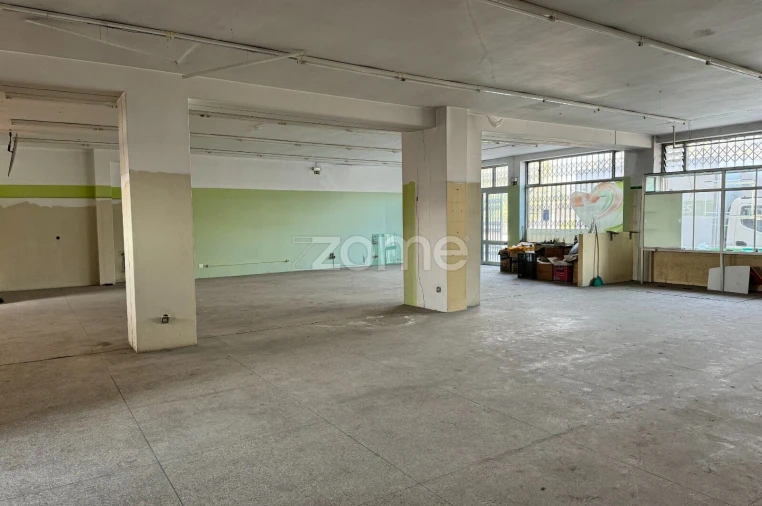 Apartamento T1 para Venda em São Paio de Oleiros Foto 12