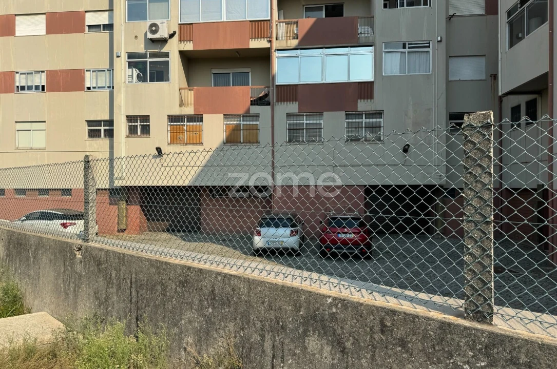 Apartamento T1 para Venda em São Paio de Oleiros Foto 16