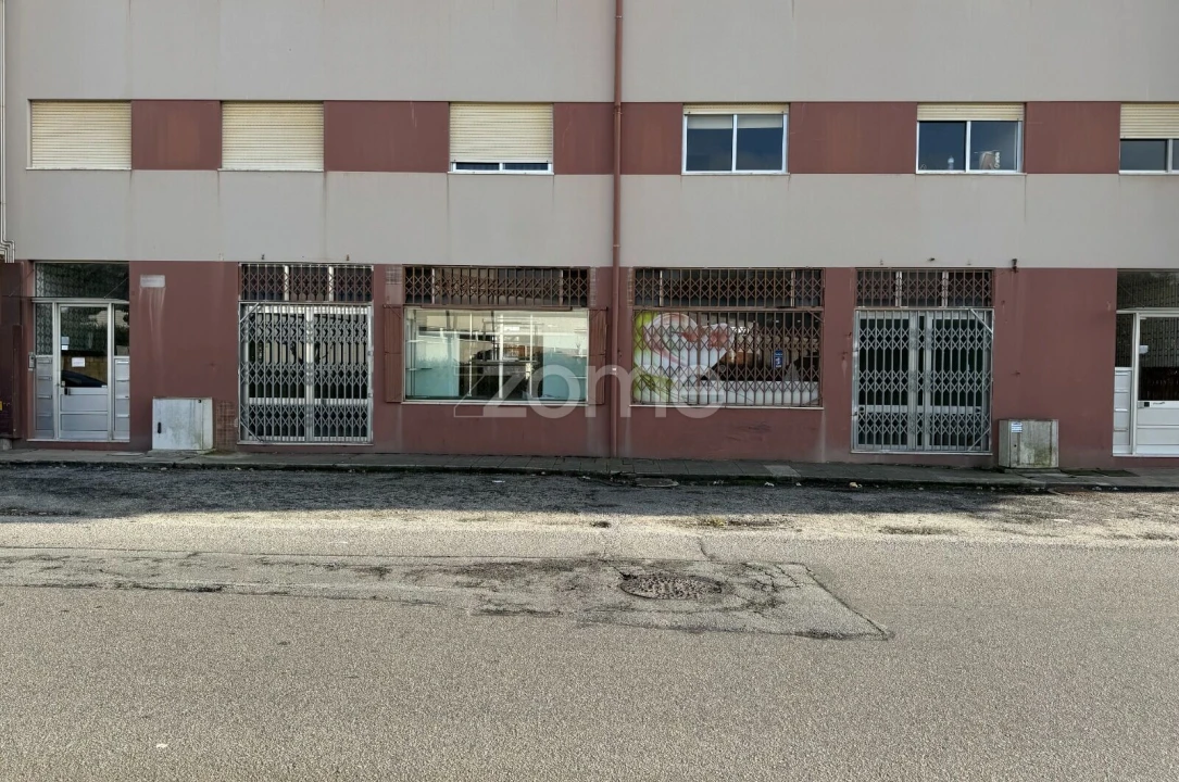 Apartamento T1 para Venda em São Paio de Oleiros Foto 4