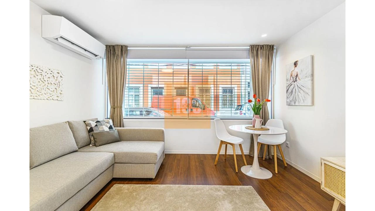 Apartamento T1 para Venda em Cedofeita, Santo Ildefonso, Sé, Miragaia, São Nicolau e Vitória Foto 3
