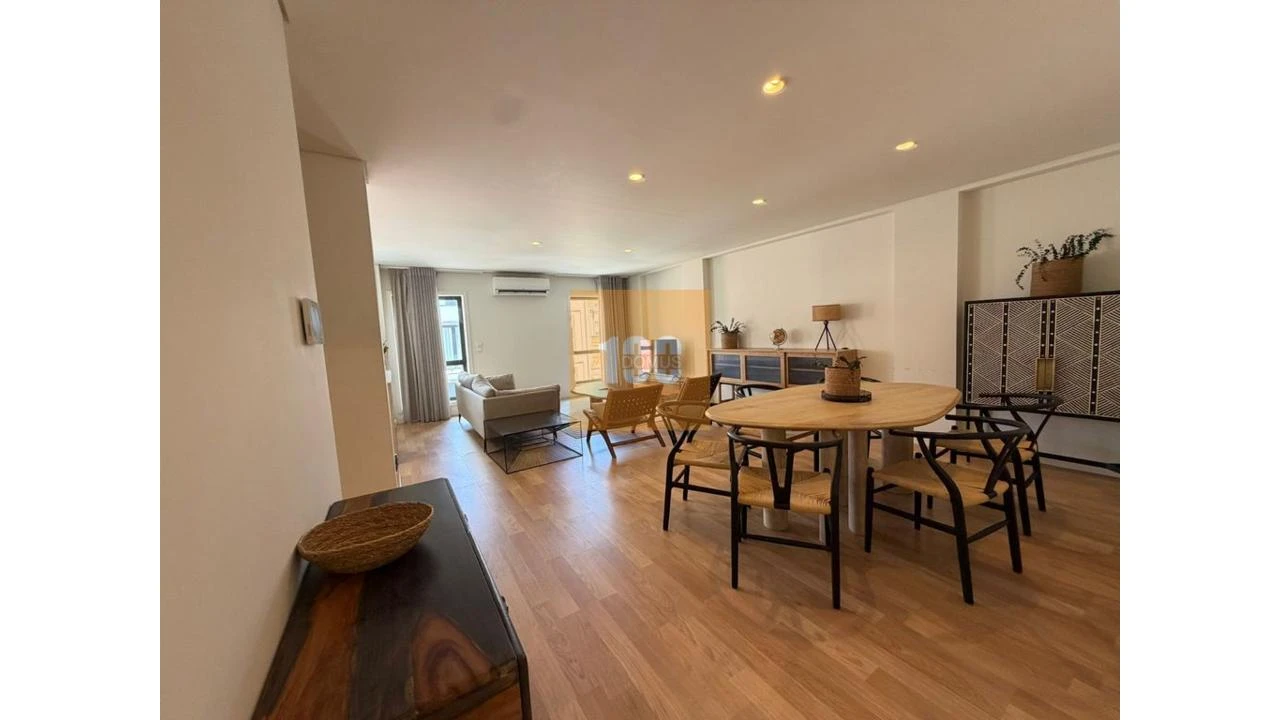 Apartamento T2 para Venda em Cedofeita, Santo Ildefonso, Sé, Miragaia, São Nicolau e Vitória Foto 2