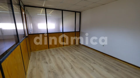 Escritório para Arrendamento em Vila Nova de Famalicão e Calendário