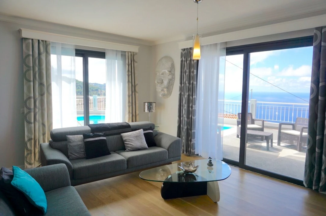 Moradia T3 para Venda em Ribeira Brava Foto 16