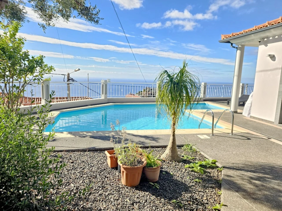 Moradia T3 para Venda em Ribeira Brava Foto 2