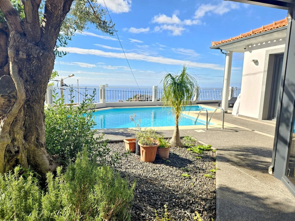 Moradia T3 para Venda em Ribeira Brava Foto 3