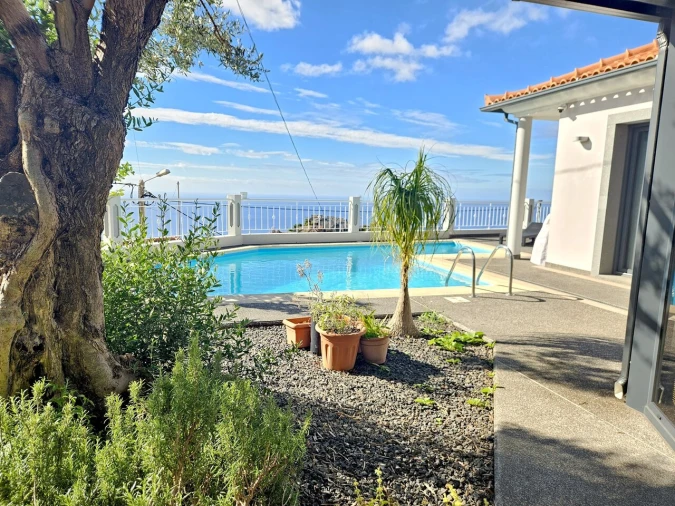 Moradia T3 para Venda em Ribeira Brava Foto 3