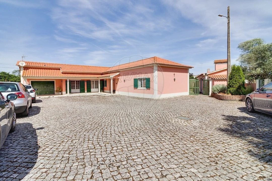 Moradia T3 para Venda em Arruda dos Vinhos Foto 2