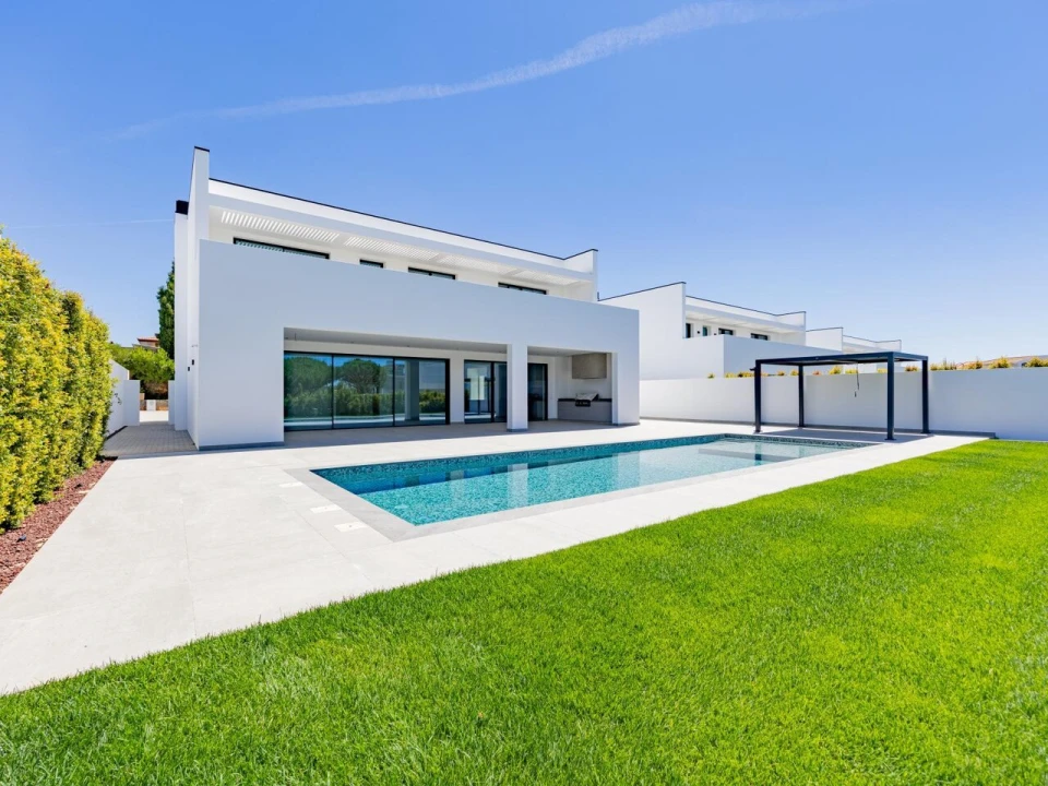 Moradia T4 para Venda em Quarteira Foto 2