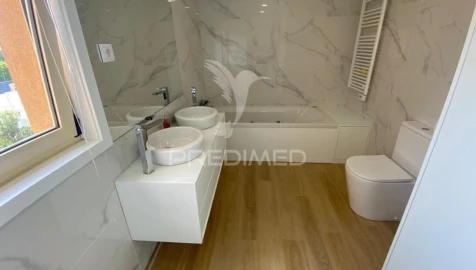 Moradia T3 para Venda em Gulpilhares e Valadares