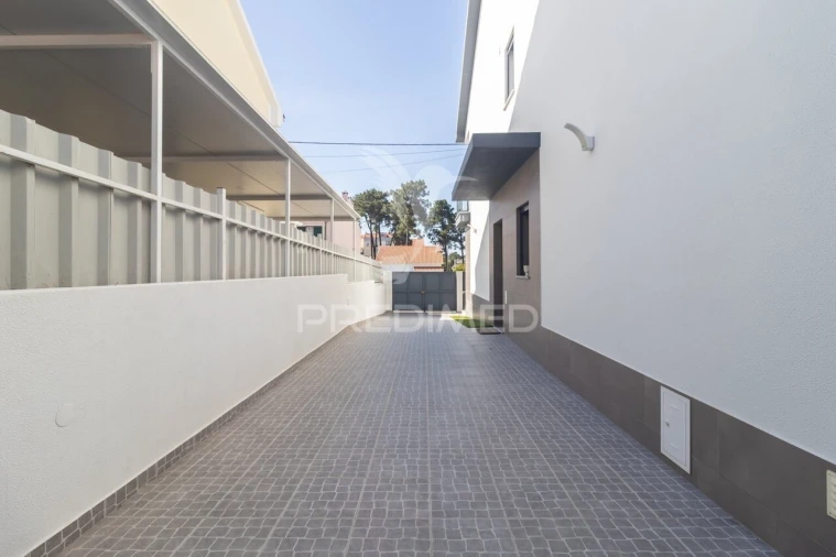 Moradia T3 para Venda em Quinta do Conde Foto 38