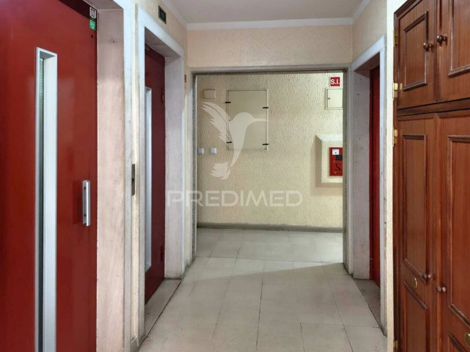 Apartamento T2 para Venda em Algueirão-Mem Martins Foto 18