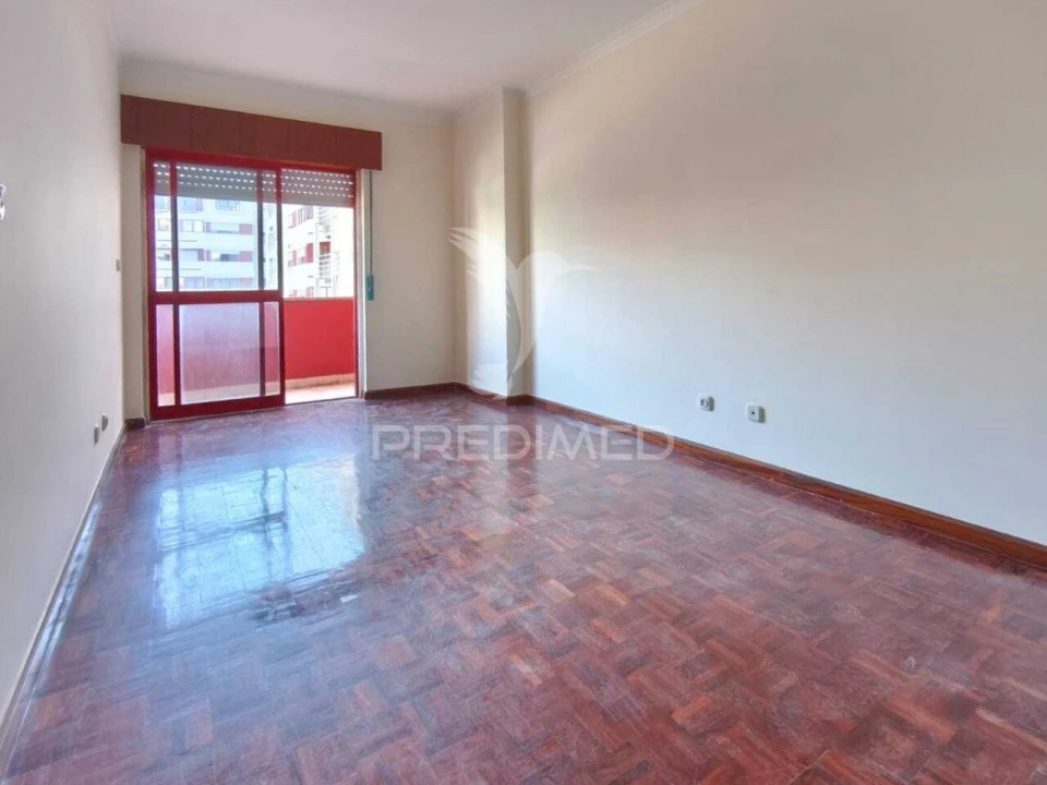Apartamento T2 para Venda em Algueirão-Mem Martins Foto 11