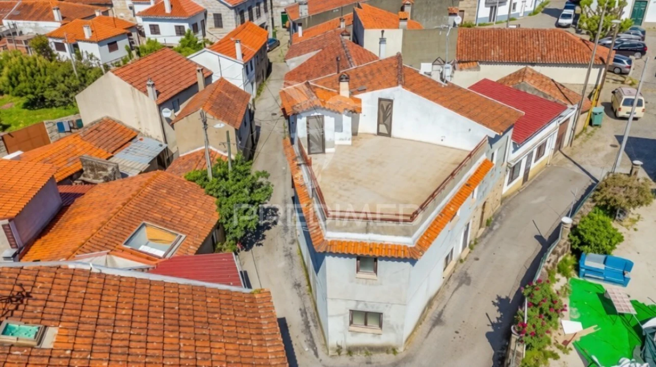 Moradia T3 para Venda em Oliveira do Conde Foto 1