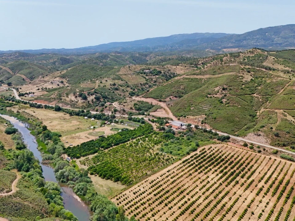 Quinta T0 para Venda em Alferce Foto 3