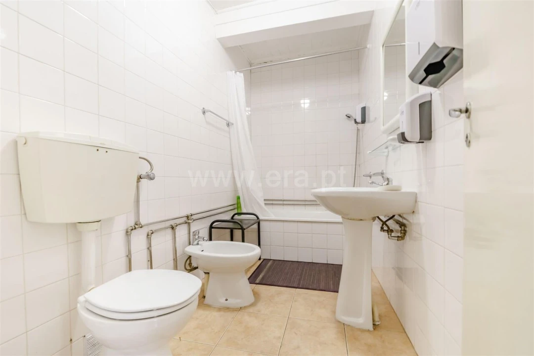Moradia T4 para Venda em Covilhã e Canhoso Foto 8