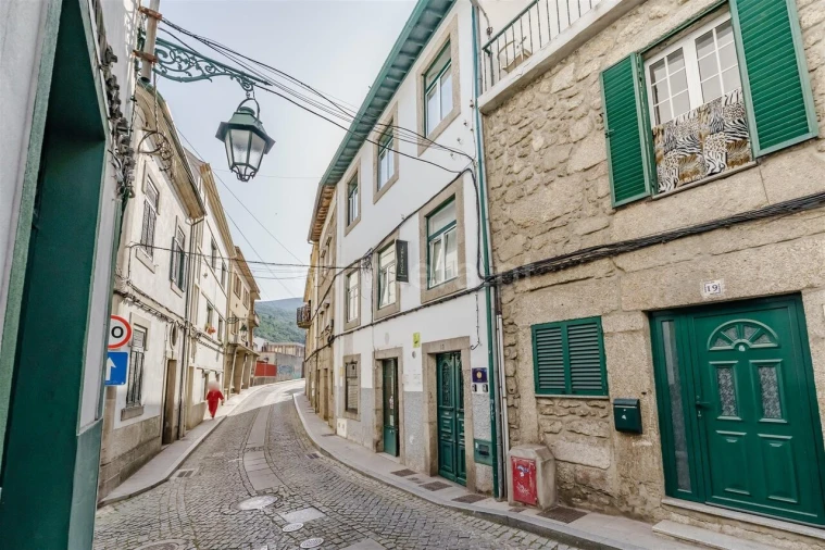 Moradia T4 para Venda em Covilhã e Canhoso Foto 3