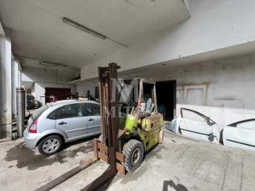 Armazém para Venda em Castelo do Neiva