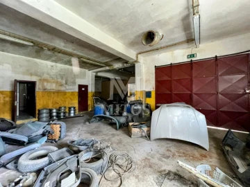 Armazém para Venda em Castelo do Neiva