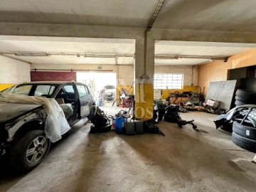 Armazém para Venda em Castelo do Neiva