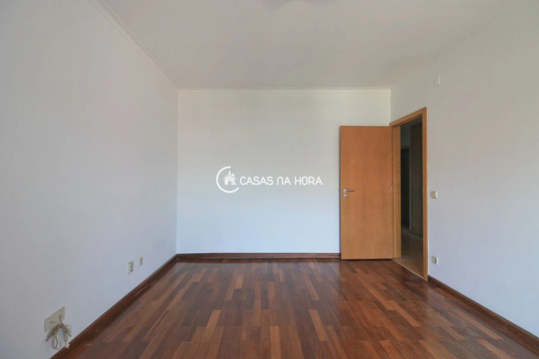 Apartamento T2 para Arrendamento em Canidelo Foto 19