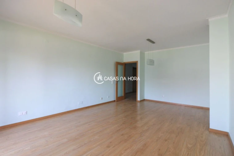 Apartamento T2 para Arrendamento em Canidelo Foto 17
