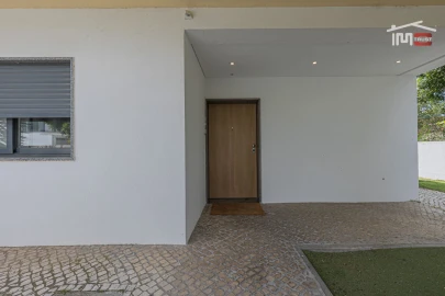 Moradia T4 para Venda em Santo Antonio da Charneca