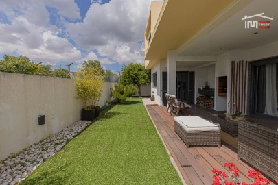 Moradia T4 para Venda em Santo Antonio da Charneca
