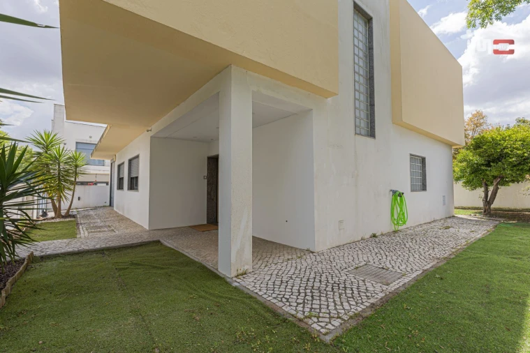 Moradia T4 para Venda em Santo Antonio da Charneca Foto 35