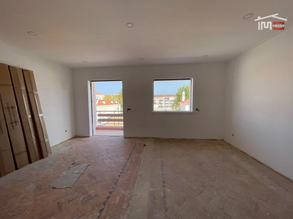 Apartamento T3 para Venda em Barreiro e Lavradio Foto 3