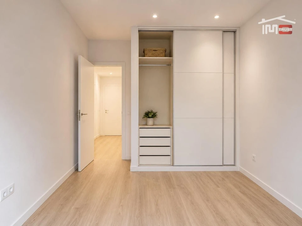 Apartamento T1 para Venda em Barreiro e Lavradio Foto 3