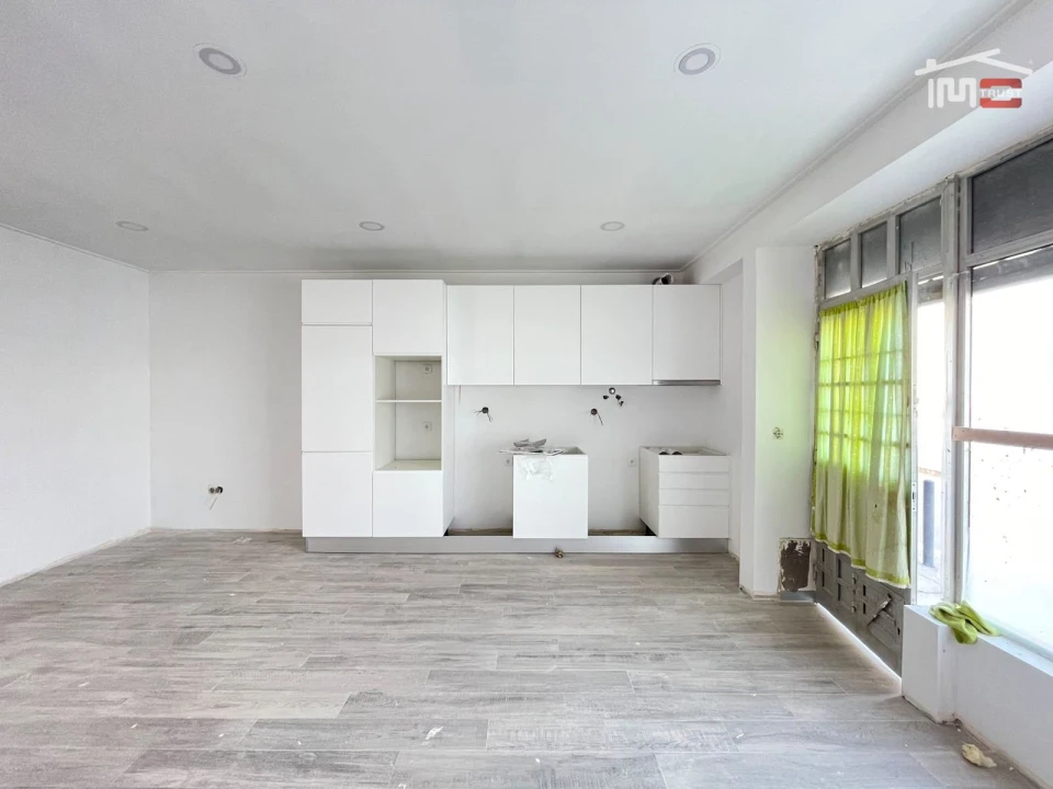 Apartamento T1 para Venda em Barreiro e Lavradio Foto 3