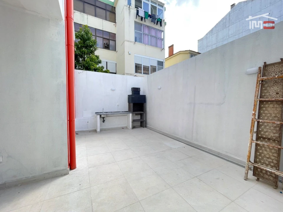 Apartamento T1 para Venda em Barreiro e Lavradio Foto 40