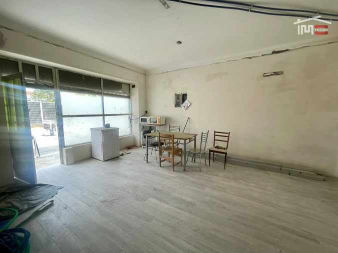 Apartamento T1 para Venda em Barreiro e Lavradio Foto 3