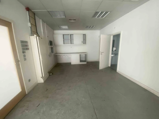 Loja para Venda em Urgezes Foto 7