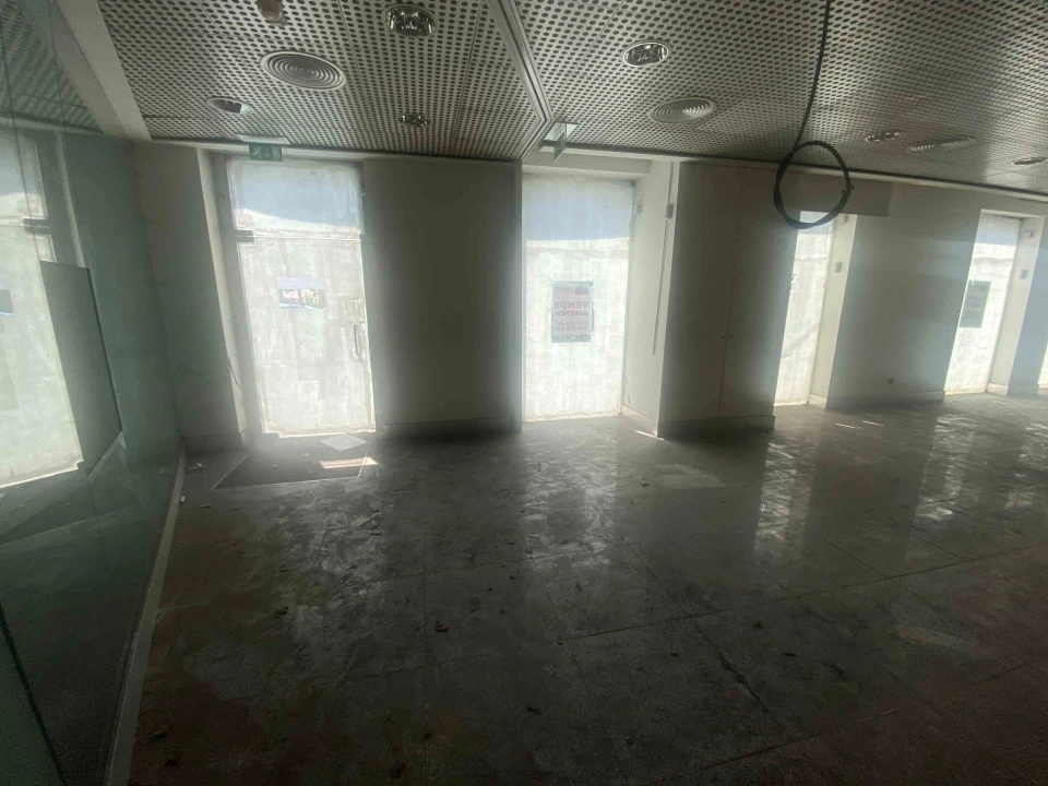 Loja para Venda em Urgezes Foto 9