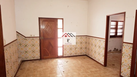 Moradia T3 para Venda em Cernache