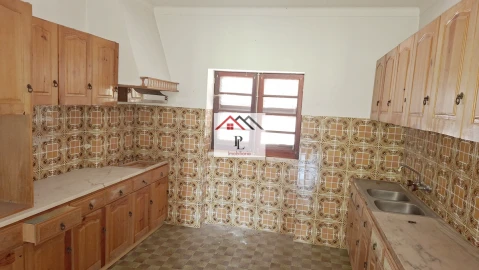 Moradia T3 para Venda em Cernache