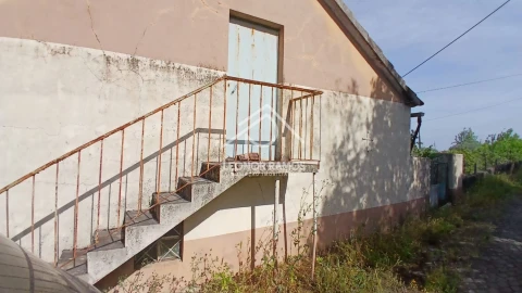 Moradia T4 para Venda em Santo Andre das Tojeiras