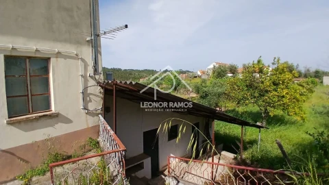 Moradia T4 para Venda em Santo Andre das Tojeiras